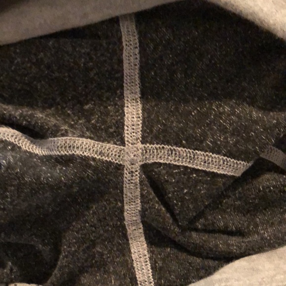 Women’s Fabletics burnout Capri pants leggings black heather gray constellation - Picture 9 of 10